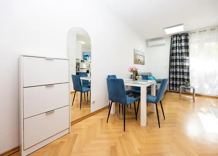 Apartment Paolo By The Beach Znjan
